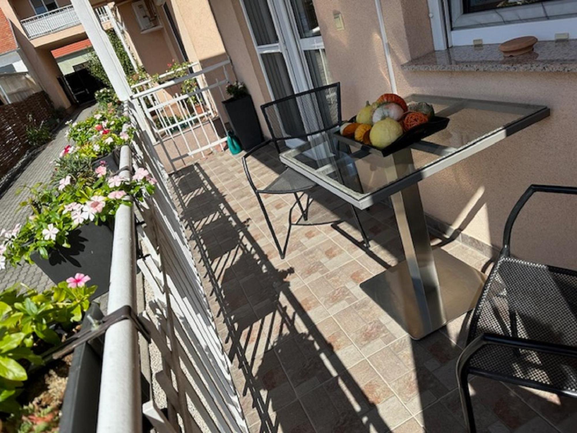 Atmoszfera Apartman Шарвар Экстерьер фото